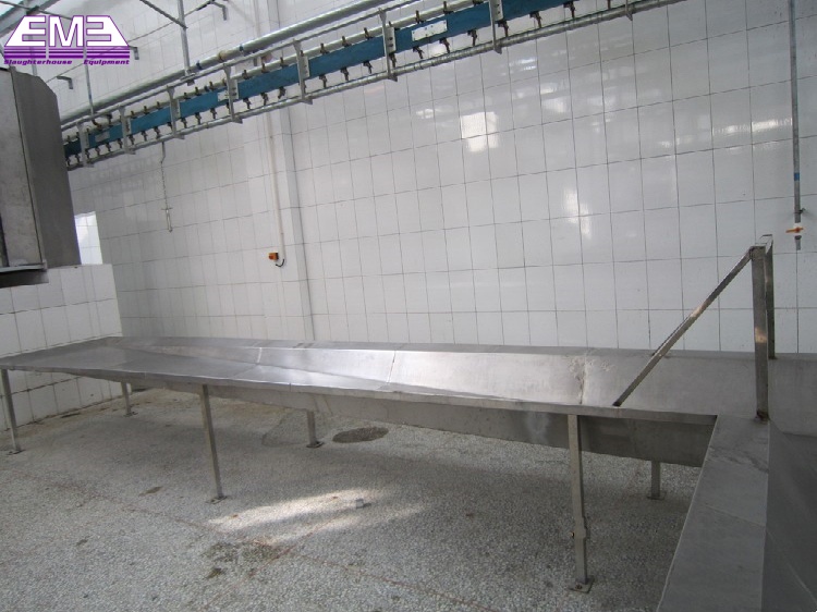 Pig blood collection tank for pig slaughterhouse and abattoir