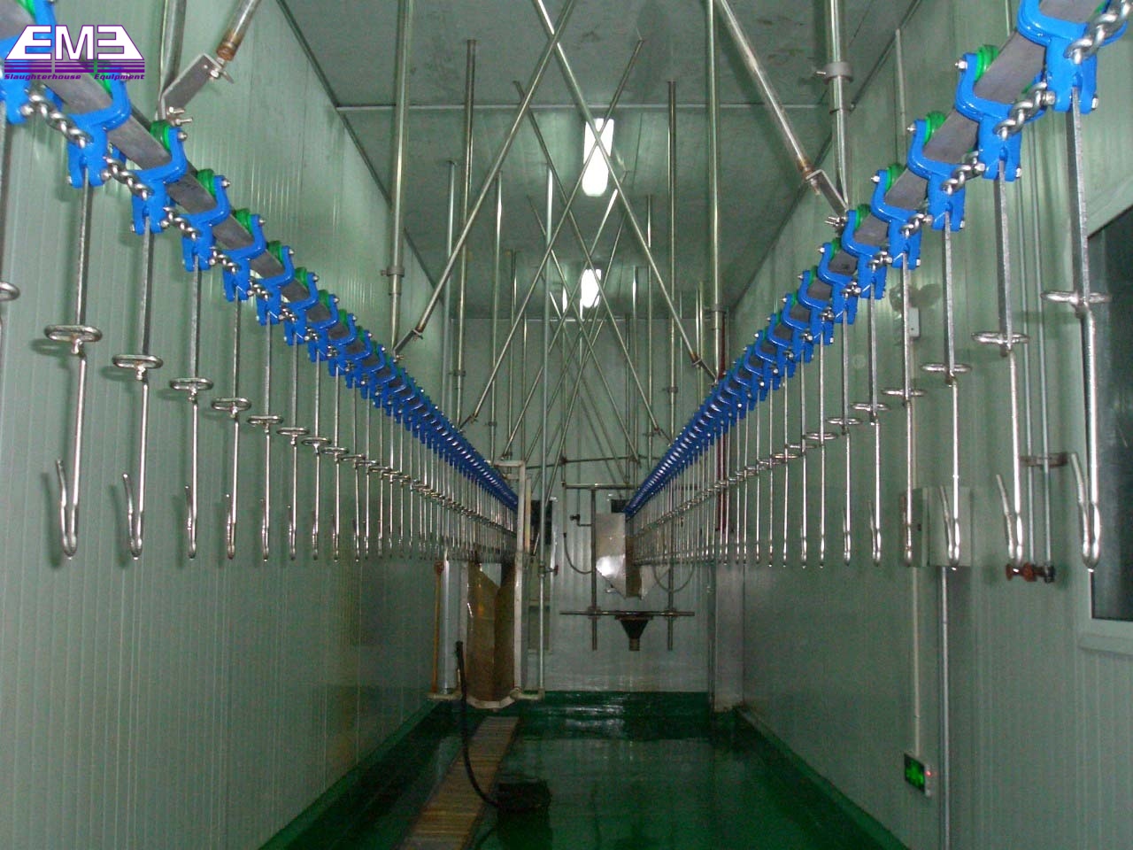 Poultry evisceration and chilling automatic convey rail