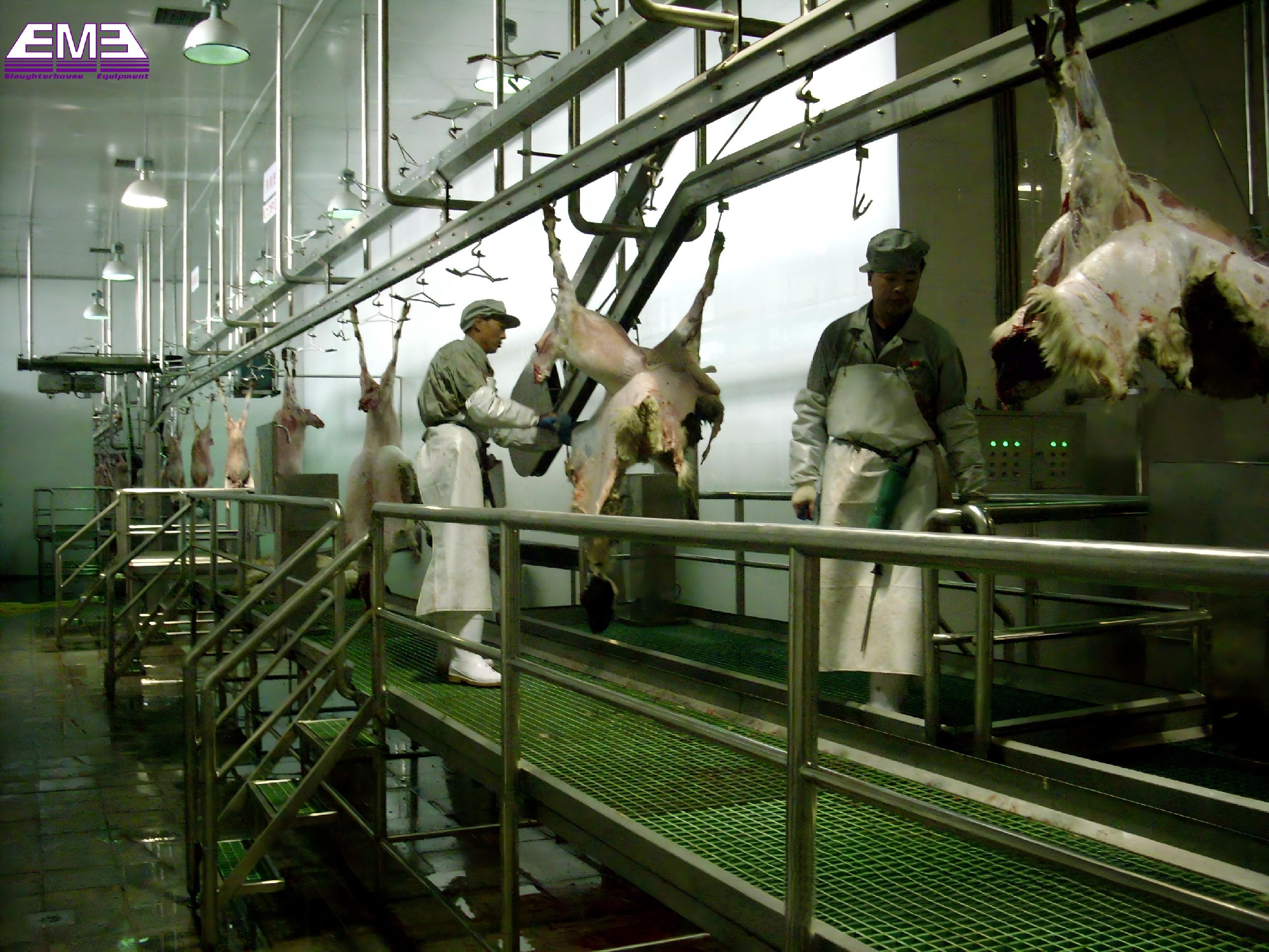 Goat abattoir hind leg skinning platform for sheep killing in slaughterhouse