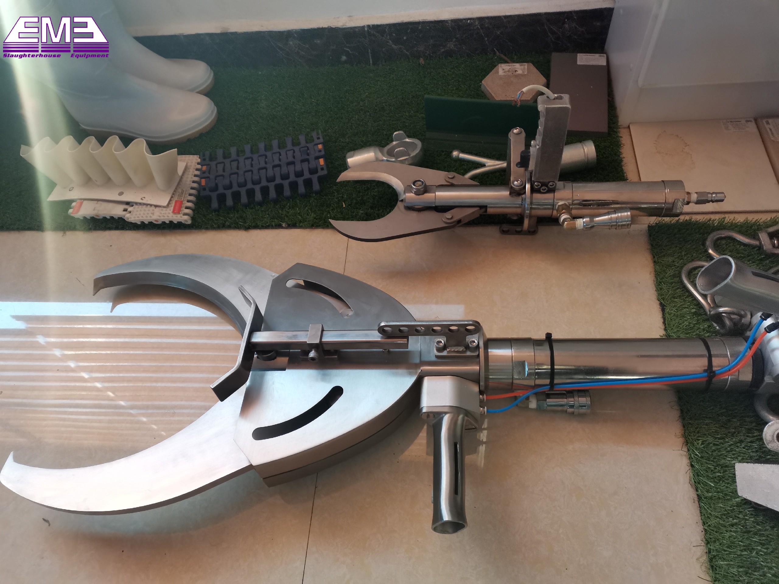 Cattle horn and hoof hydraulic shear cow slaughterhouse machine for meat processing plant