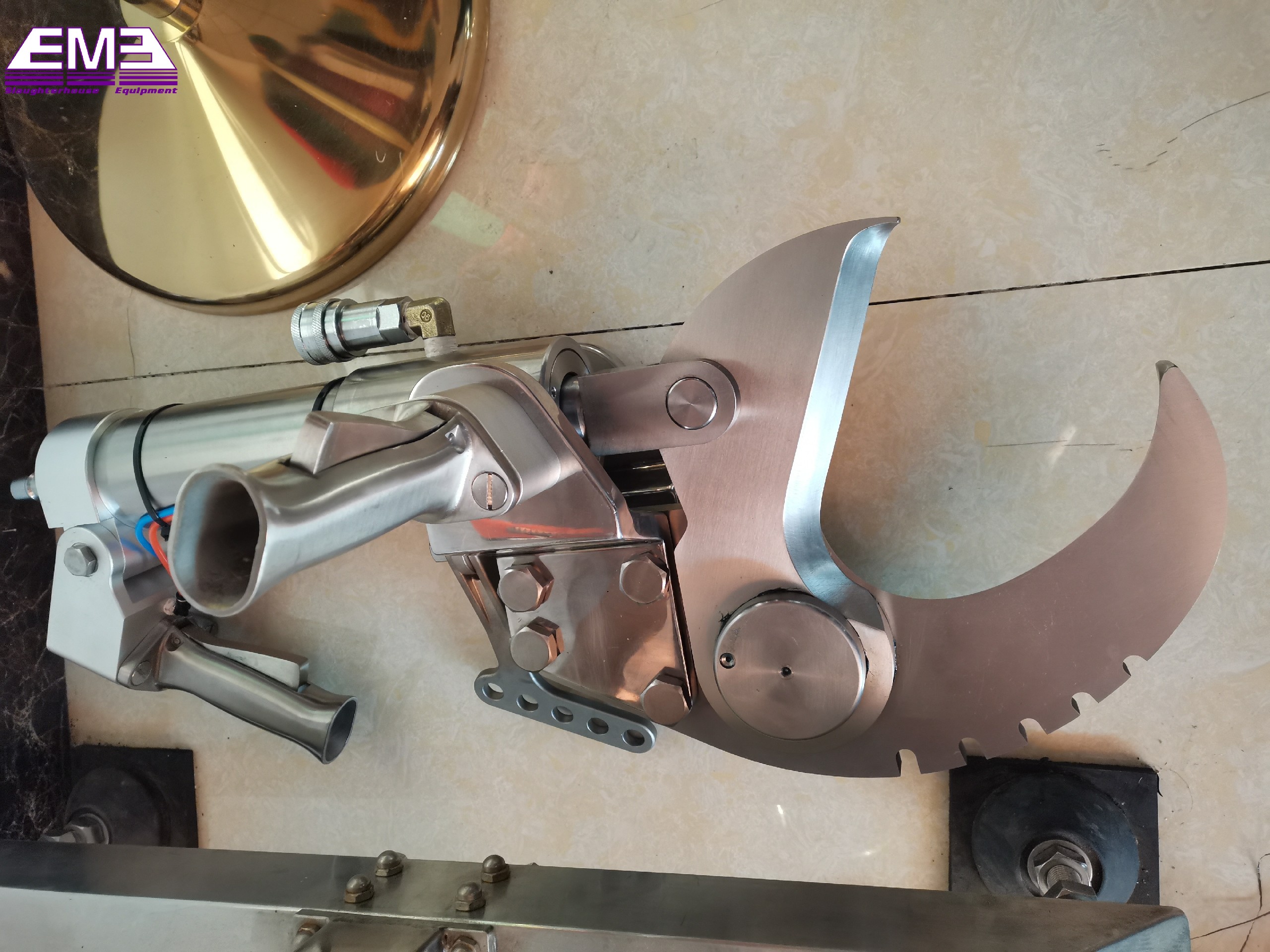 Cattle horn and hoof hydraulic shear cow slaughterhouse machine for meat processing plant