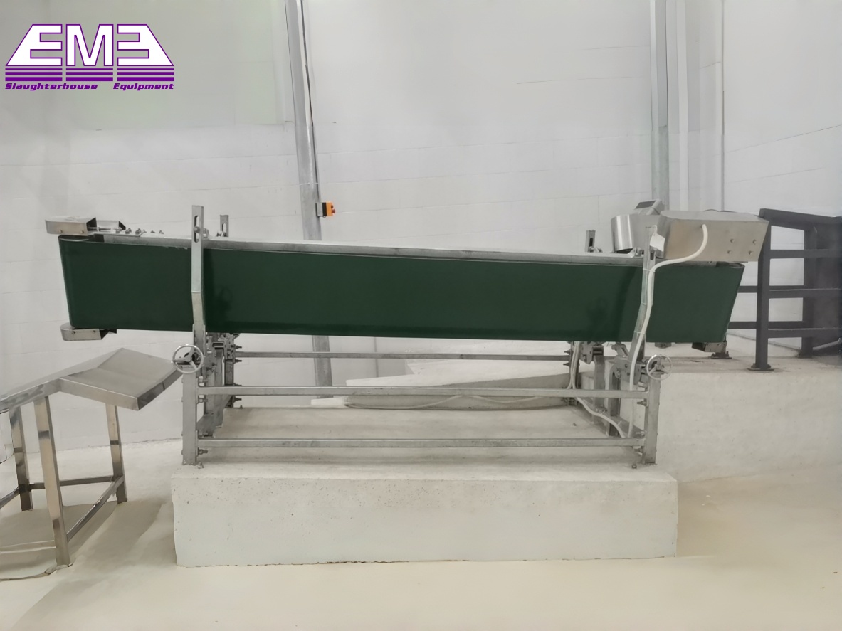 Goat slaughterhouse living sheep restraint belt convey machine for sheep killing processing line