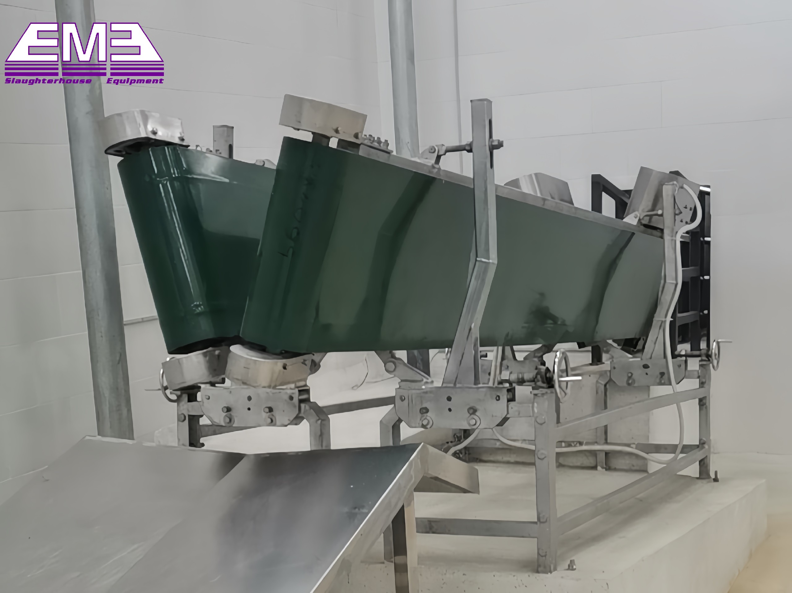 Goat slaughterhouse living sheep restraint belt convey machine for sheep killing processing line