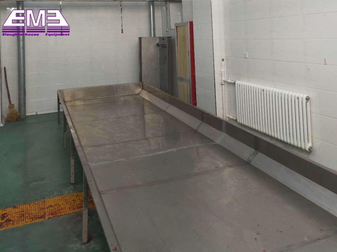 Sheep bleeding collection tank for sheep killing processing