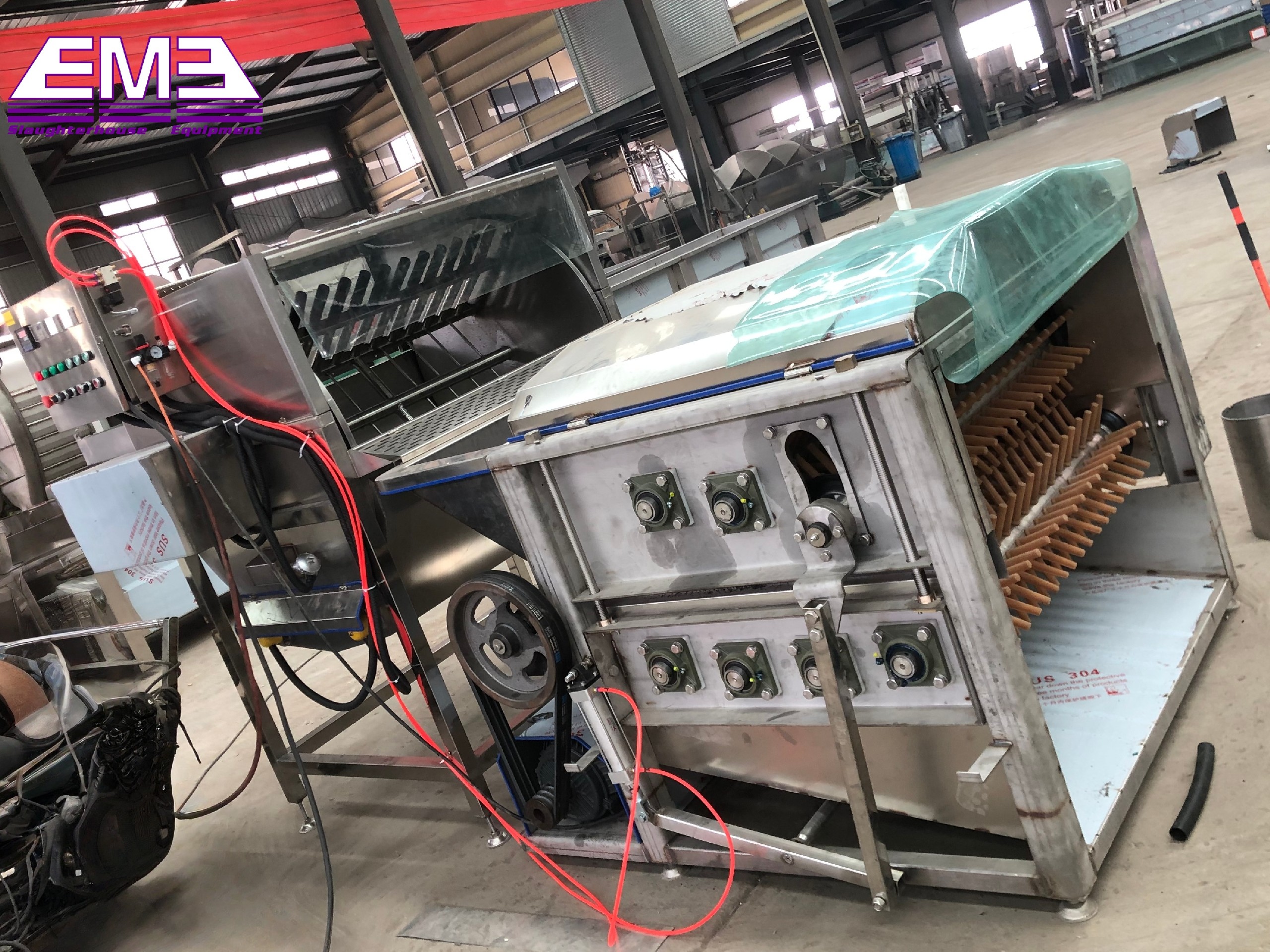 Box type carcass plucking machine