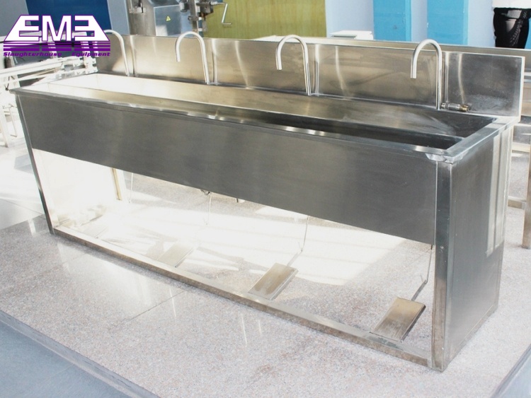 Multi-station wash basin