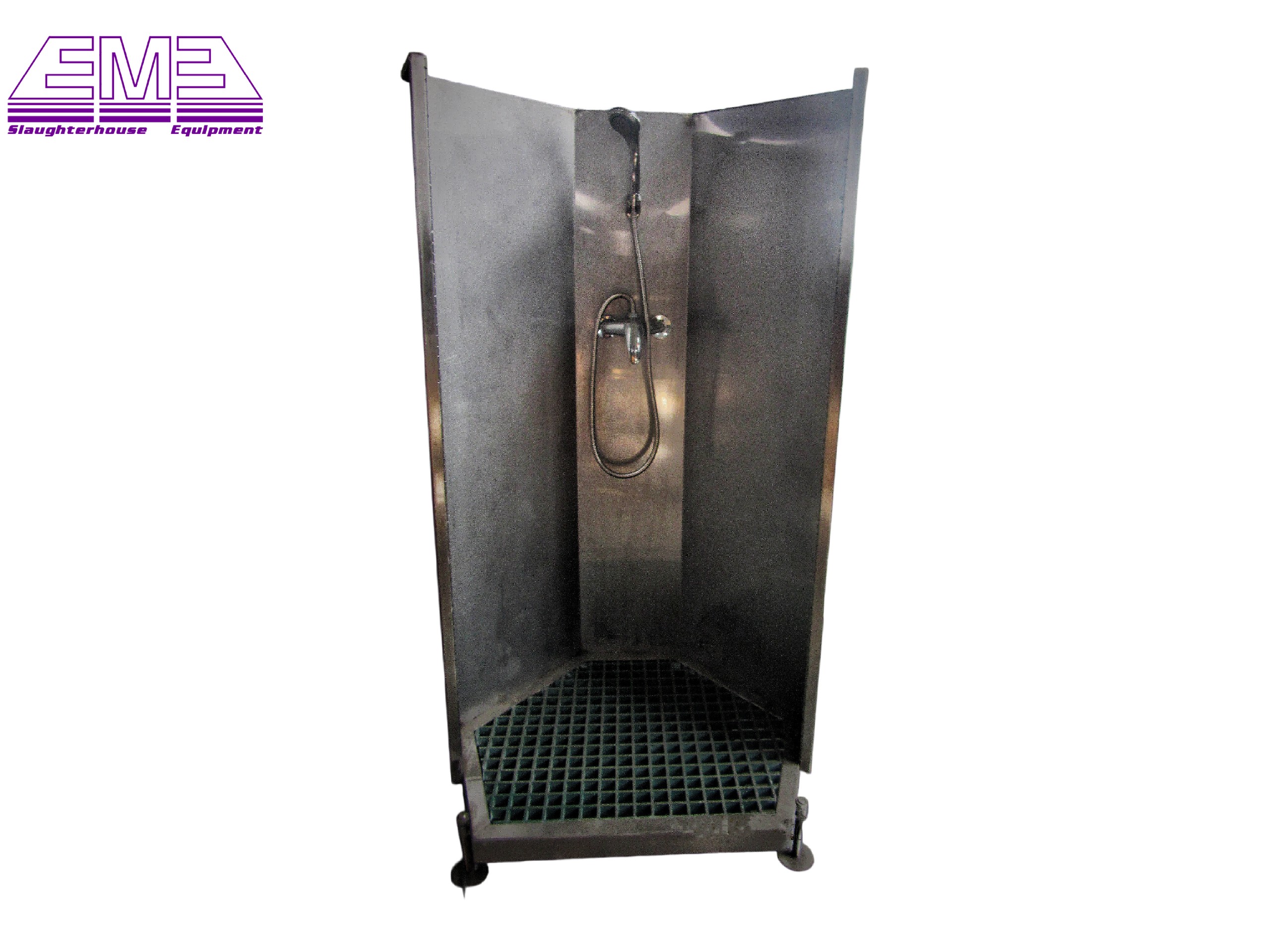 Apron washing device