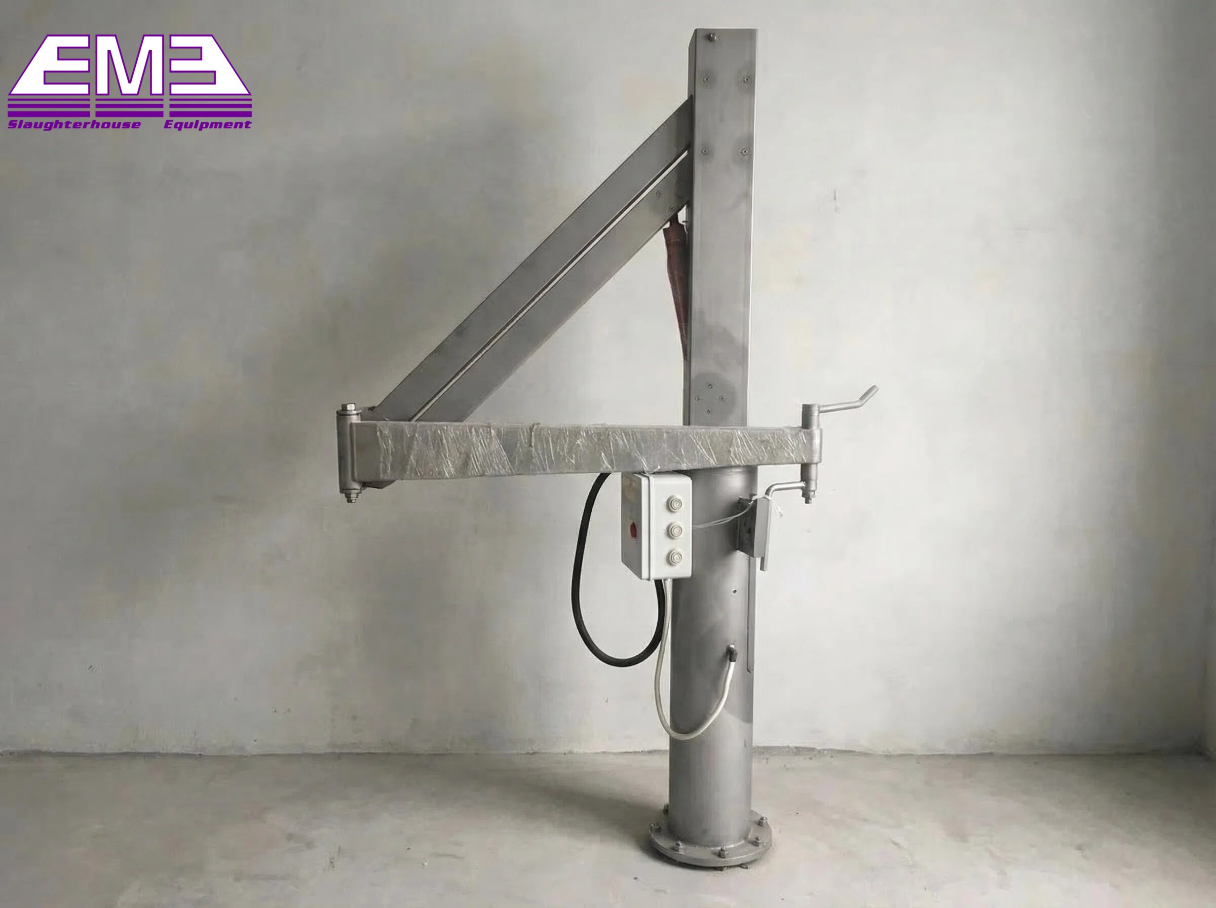 Arm type pig carcass unloading device for pig slaughterhouse