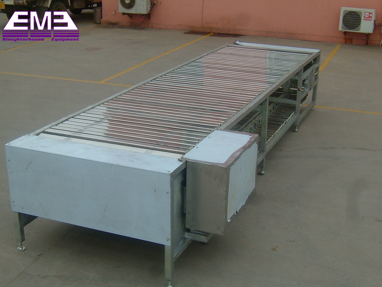 Pig carcass auto convey table in pig abattoir and slaughterhouse