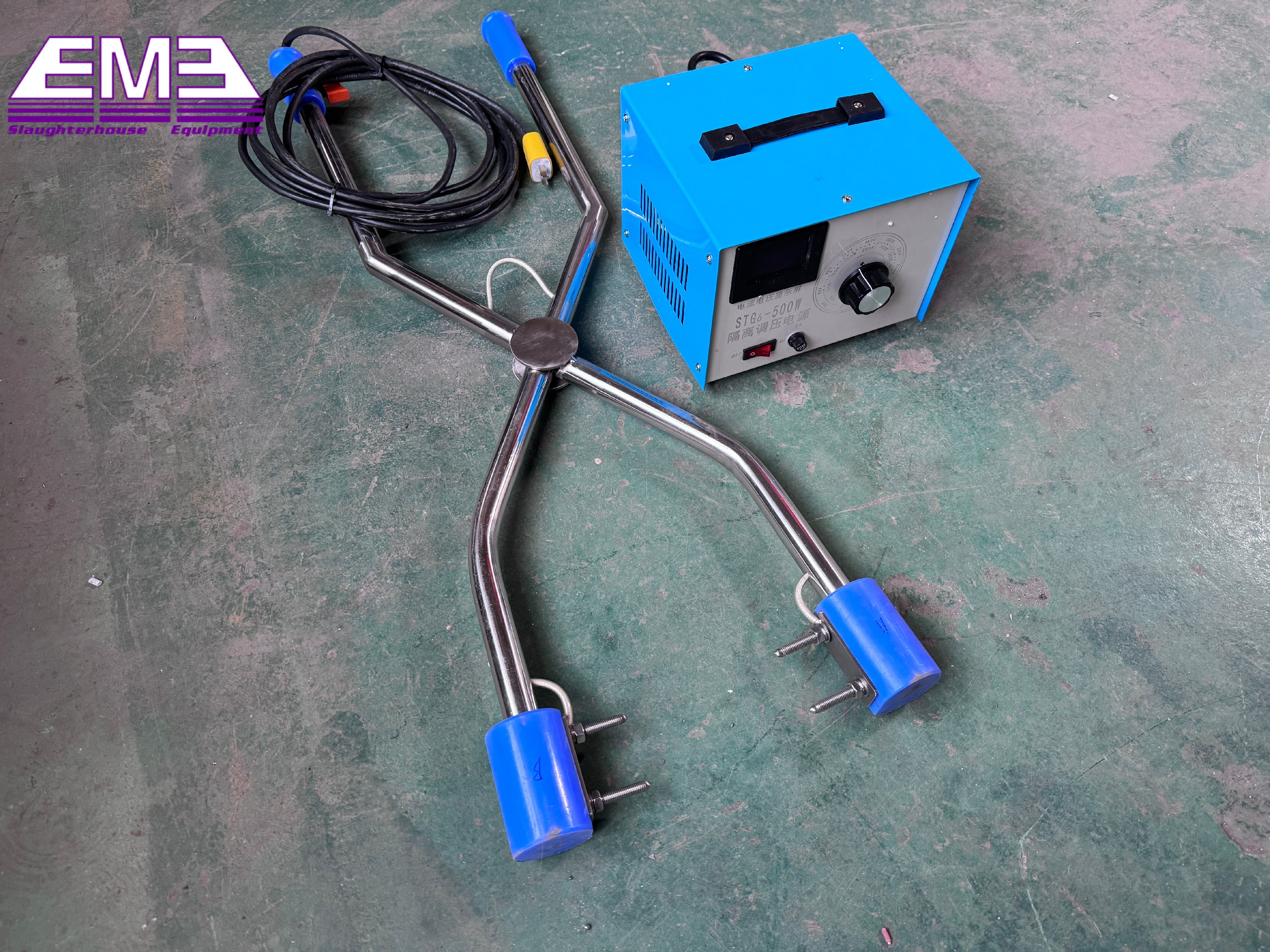 Living pig manual stunning device for meat processing machine