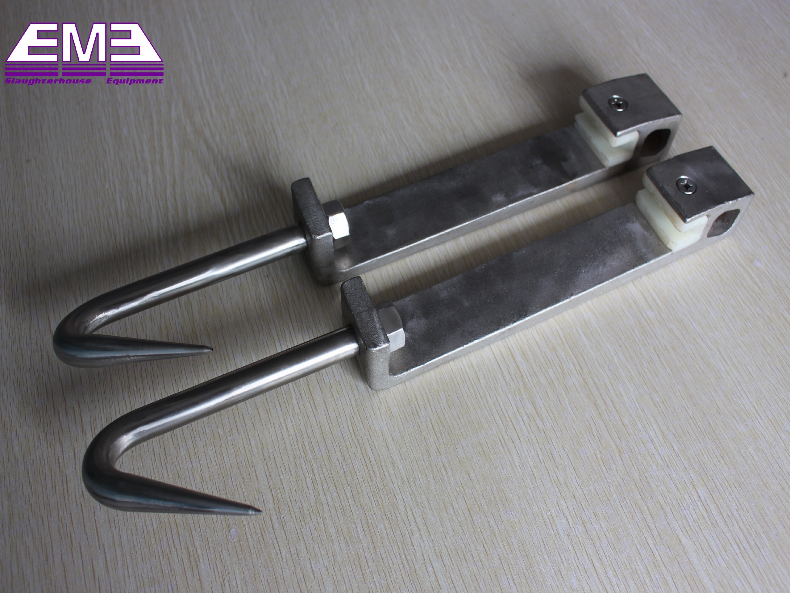 Cattle carcass flat track pulley hook